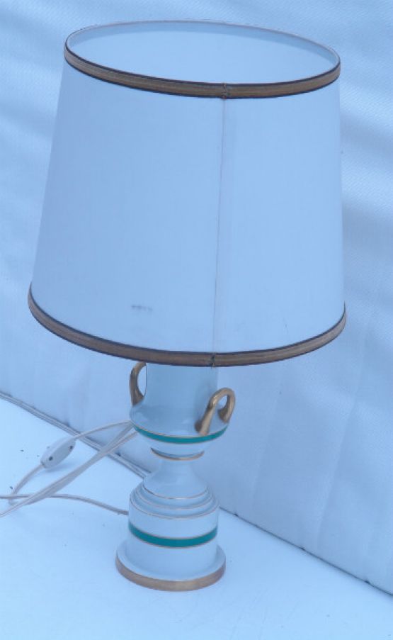 Лампа из фарфора