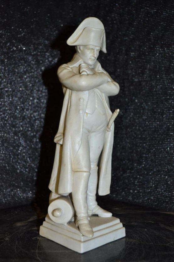 Фарфоровая статуэтка Наполеона Бонапарта, XIX в.
