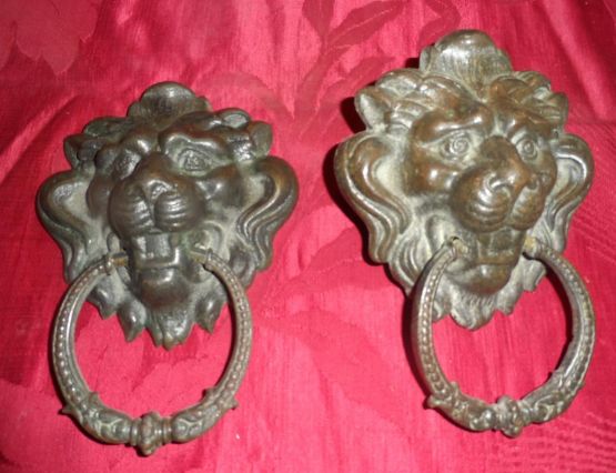 Два дверных молотка из бронзы. Неаполь, XIX в. 