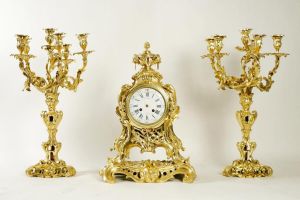 Часы и подсвечники из позолоченной бронзы, XIX в.