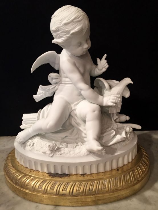 Скульптура ангелочка, сервский фарфор, II пол. XIX