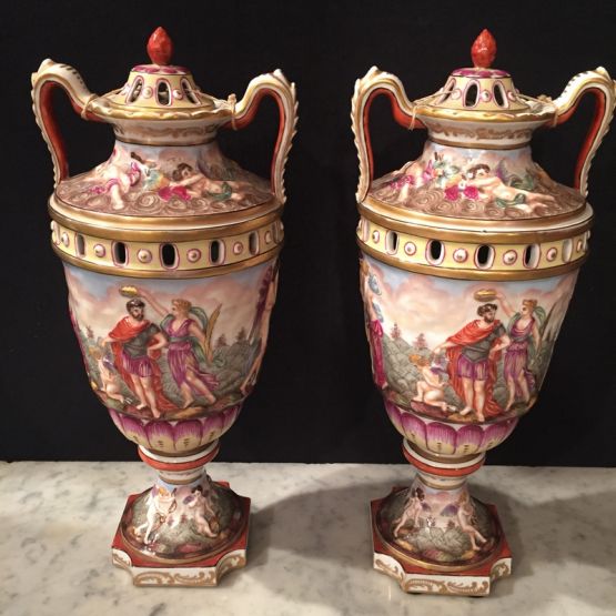 Две вазы из фарфора Каподимонте,  XIX в.