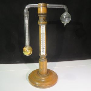 Дифференциальный термометр Лесли,  XIX в. 