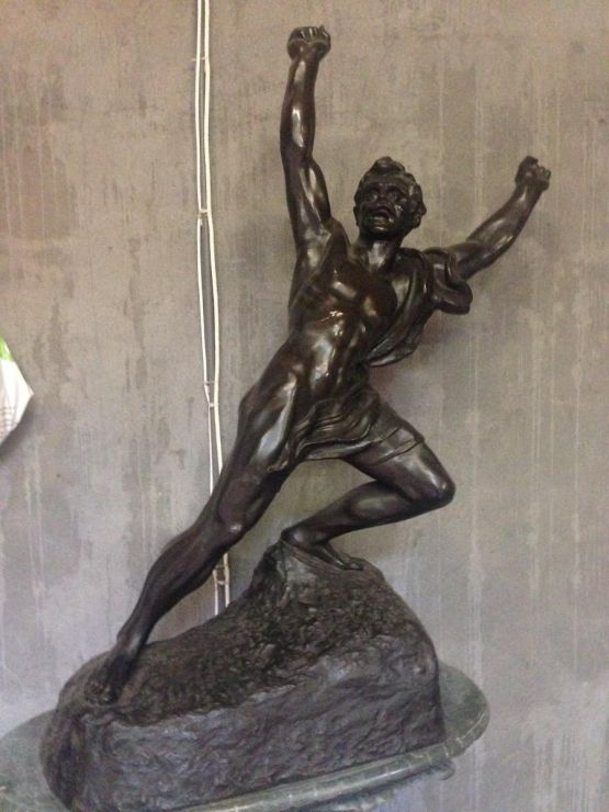 Скульптура из бронзы