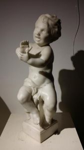 Мраморная статуя ребенка. Madrassi, XIX в. 