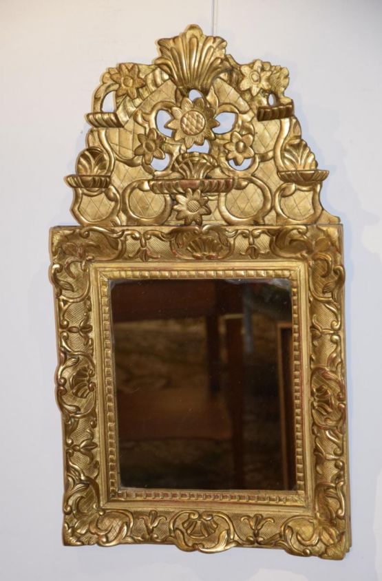 Зеркало с позолоченным фронтоном, XVIII в.
