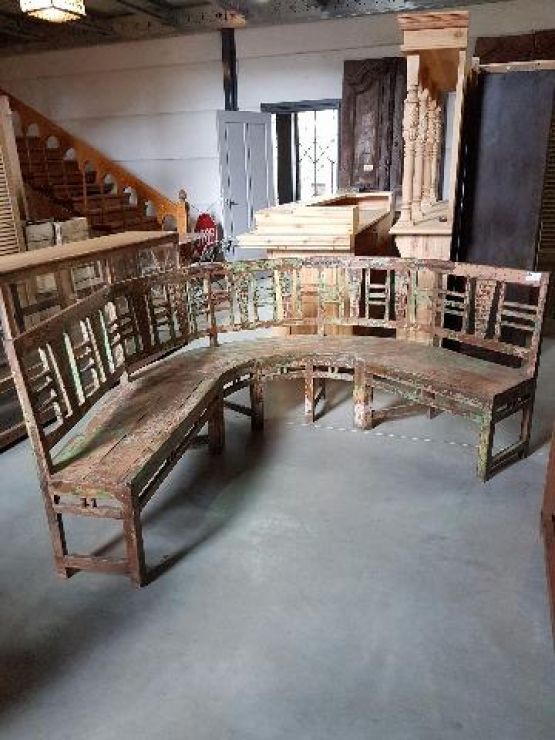 Старинная садовая скамейка из тика