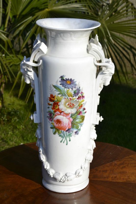 Высокая фарфоровая ваза, Париж