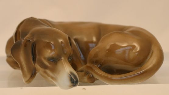 Фарфоровая статуэтка 'Собака'