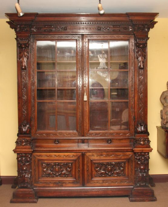 Книжный шкаф из ореха, XIX век
