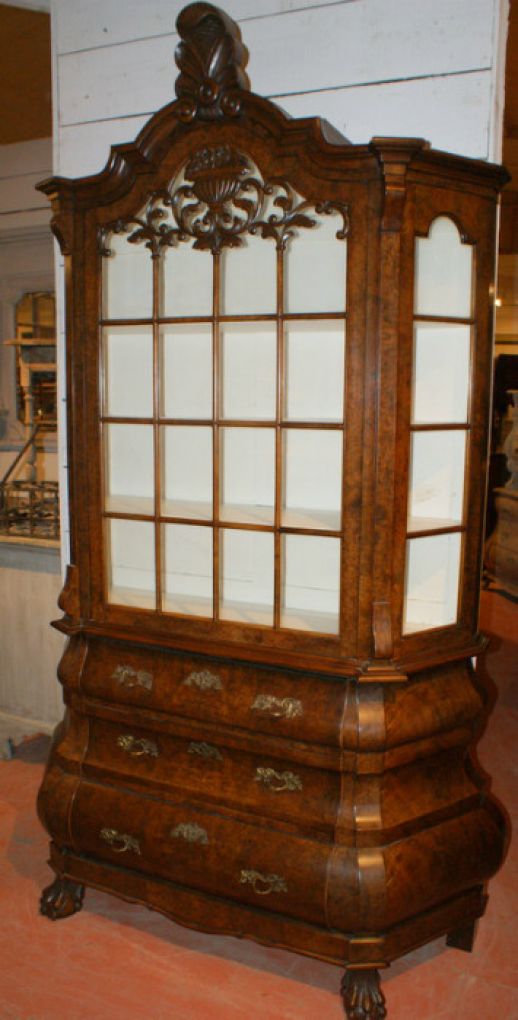 Голландская витрина из ореха, XIX век