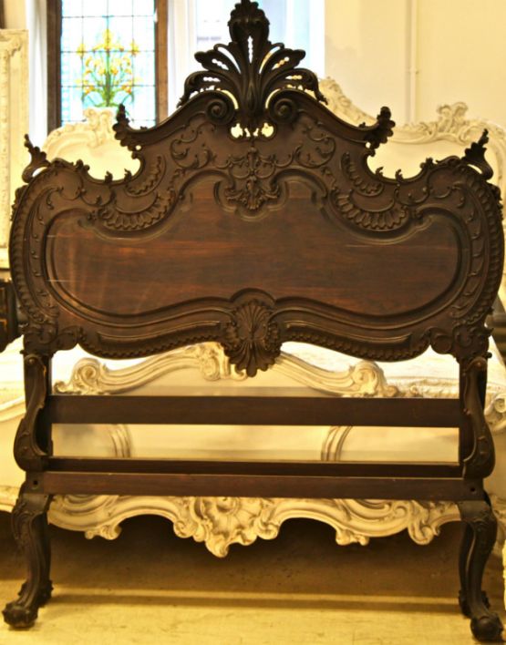 Кровать в стиле барокко