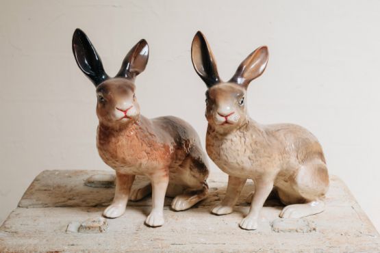 Керамические статуэтки зайцев