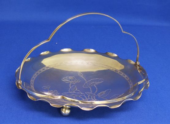 Серебряная корзина с ручкой