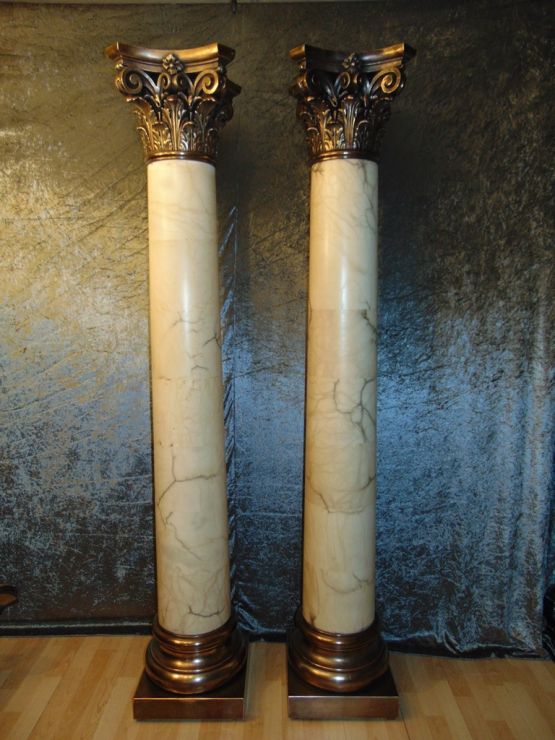 Две коринфские колонны, II пол. XX в.