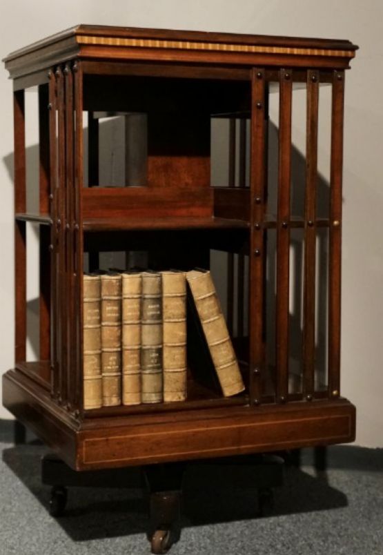 Вращающаяся книжная этажерка, XIX век. 