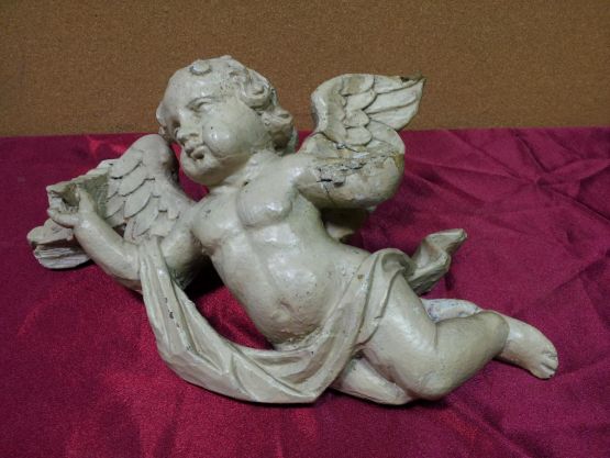 Статуэтка 'Ангел' из лакированного дерева, XVIII в